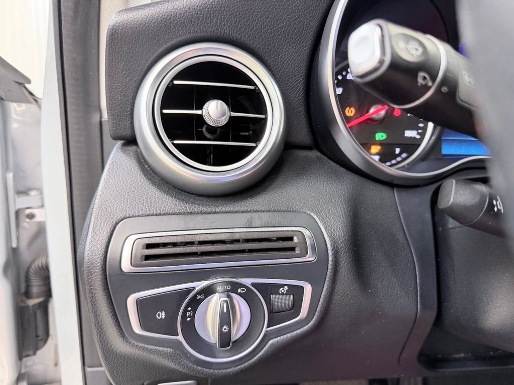 Used 2020 Mercedes-Benz C 300 Sedan image 40