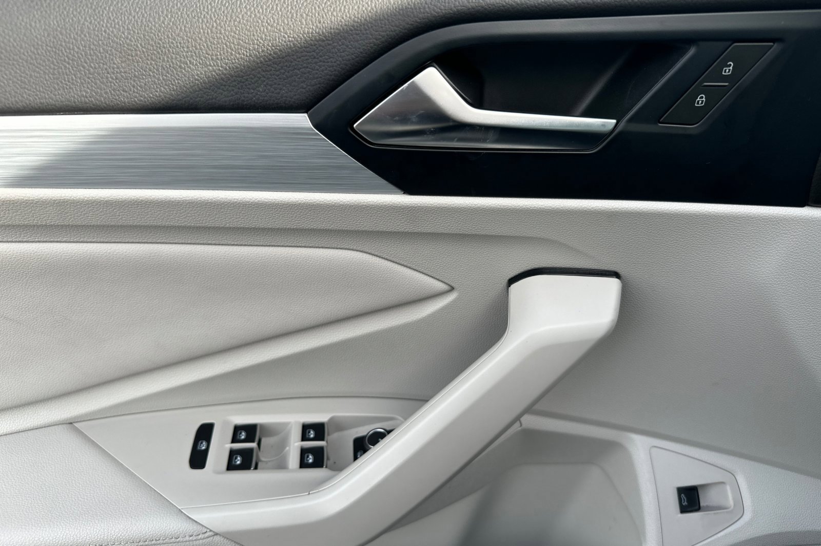 Used 2025 Volkswagen Jetta S image 15