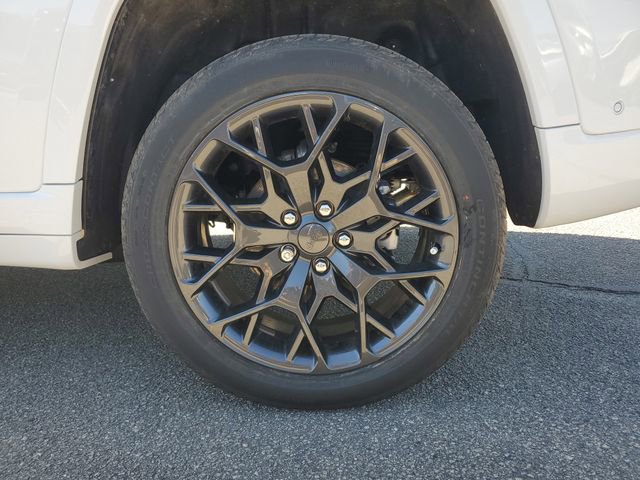 New 2026 Jeep Grand Cherokee Summit image 12