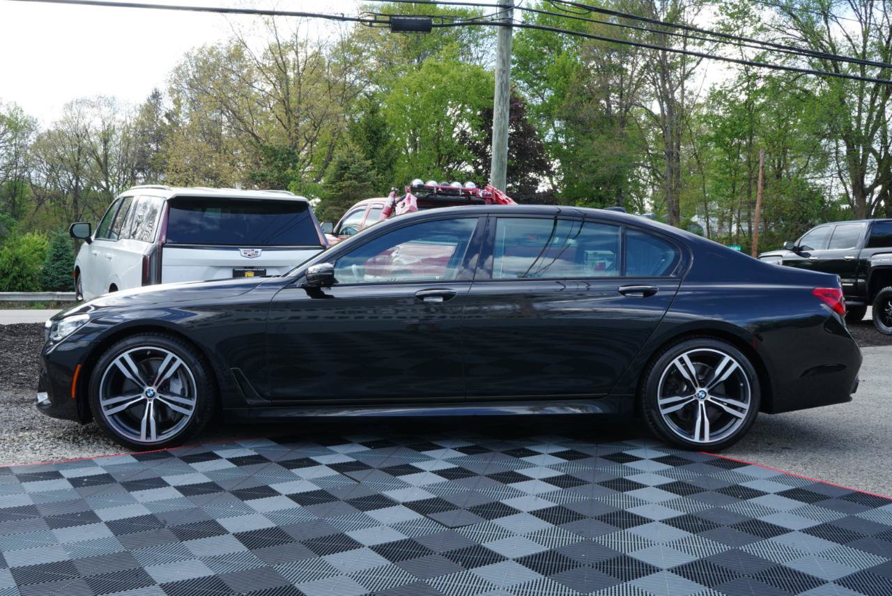 Used 2017 BMW 750i RWD image 11