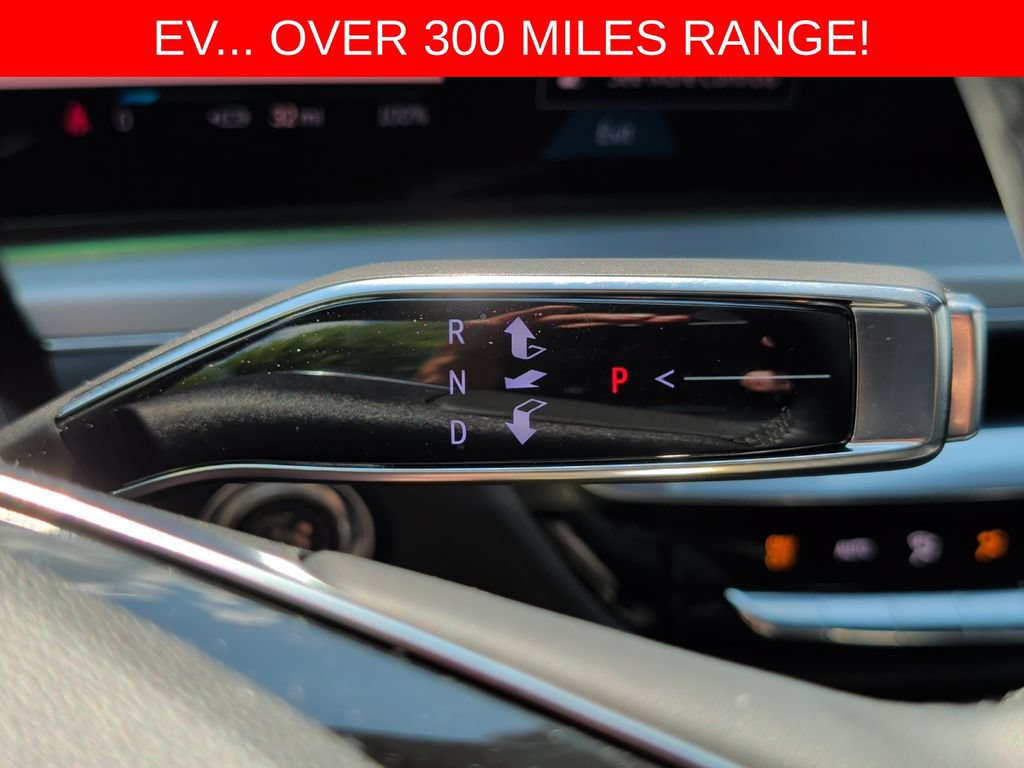Used 2024 Cadillac Lyriq Luxury w/ LPO, Floor Liner Package AWD/4WD image 24