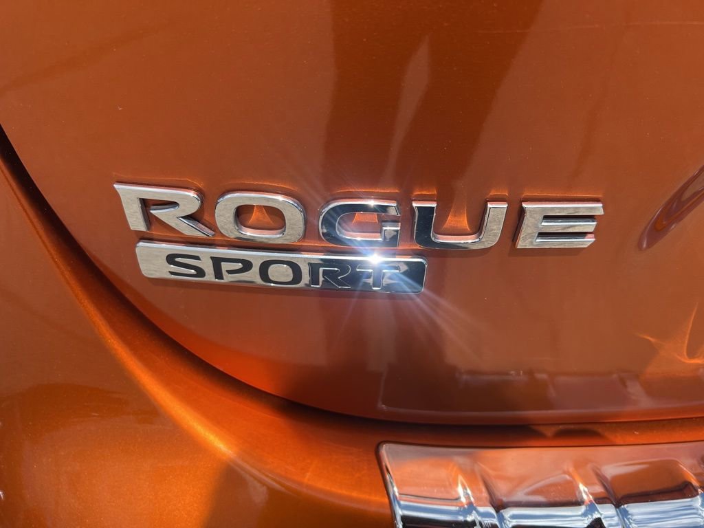 Used 2017 Nissan Rogue Sport SV w/ SV All-Weather Package AWD/4WD image 32