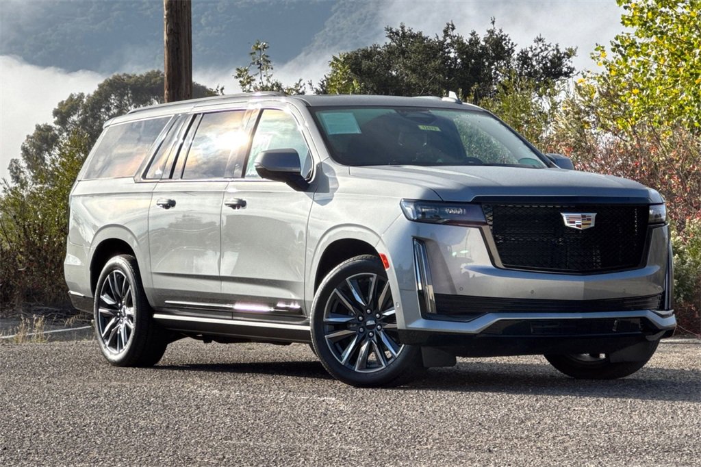 Used 2023 Cadillac Escalade ESV Sport Platinum image 2
