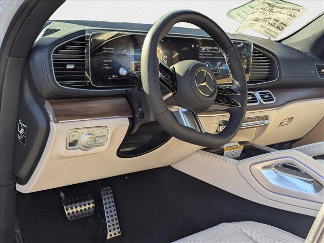 New 2025 Mercedes-Benz GLS 580 4MATIC image 3