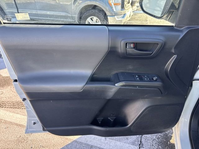Used 2019 Toyota Tacoma SR image 12
