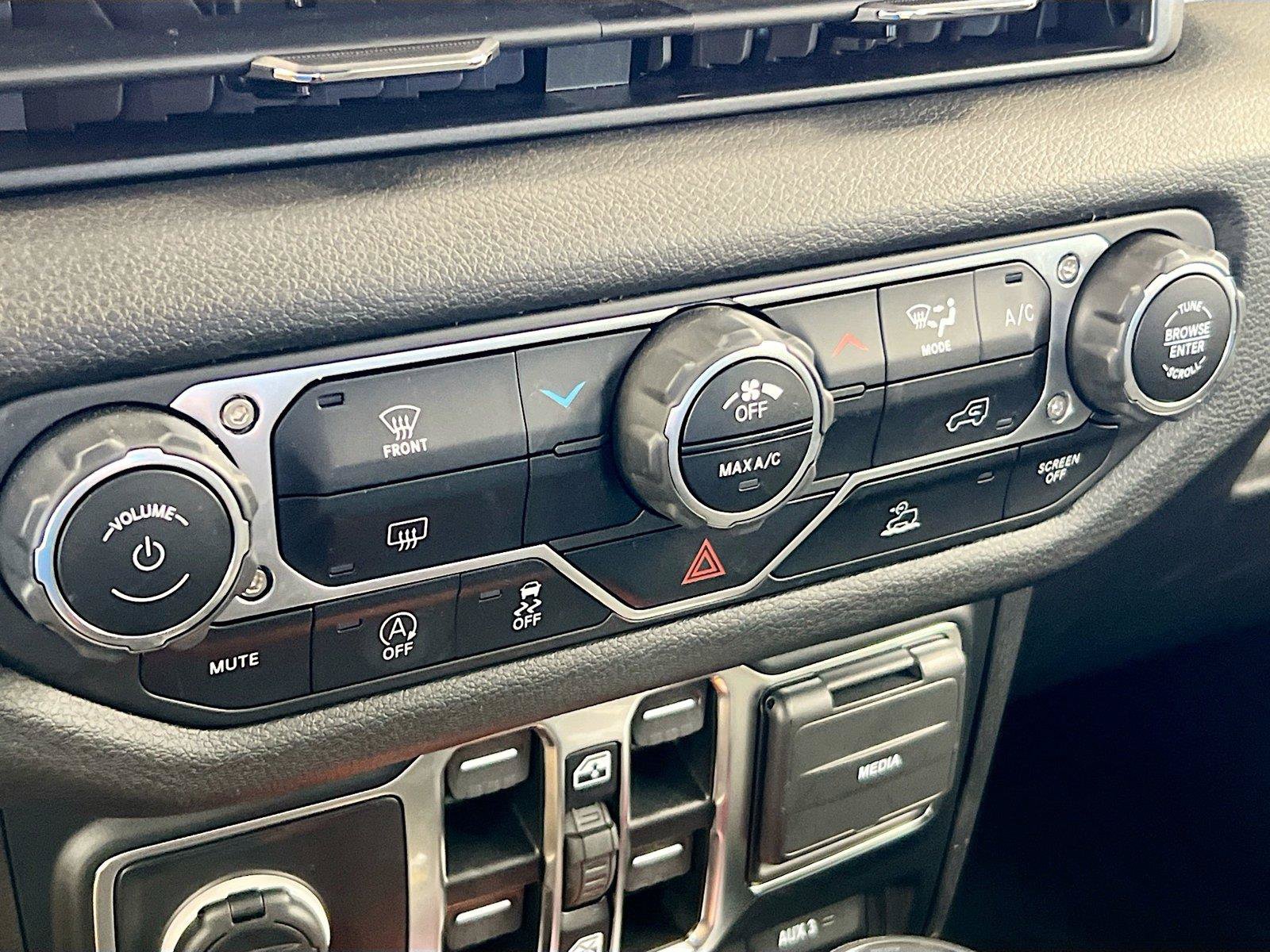 Used 2024 Jeep Wrangler Unlimited Sport AWD/4WD image 9
