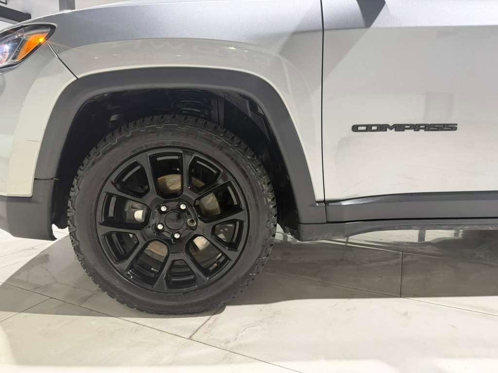 Used 2022 Jeep Compass Latitude w/ Sun and Sound Group FWD image 6