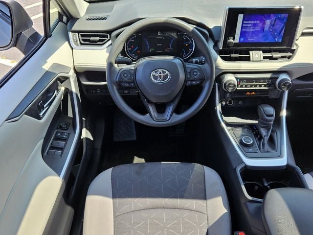 Used 2025 Toyota RAV4 XLE AWD/4WD image 13