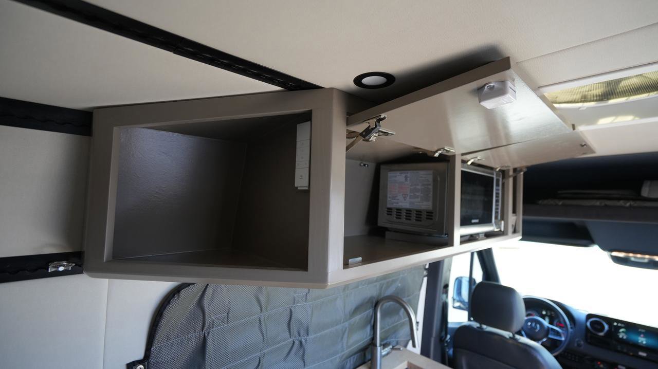 Used 2020 Mercedes-Benz Sprinter 2500 image 13
