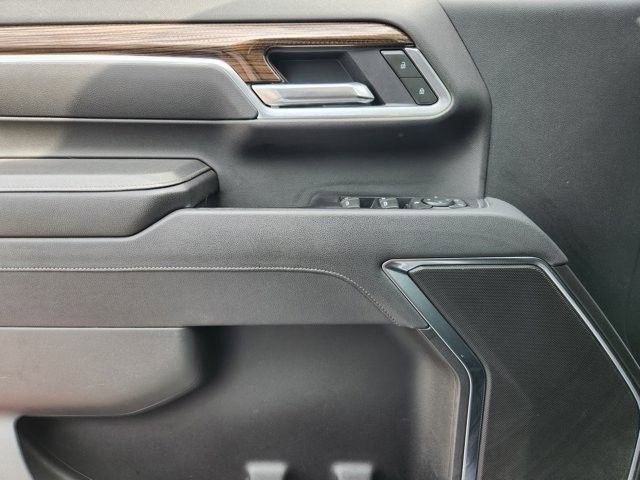 Used 2025 Chevrolet Silverado 2500 LT w/ Convenience Package image 21