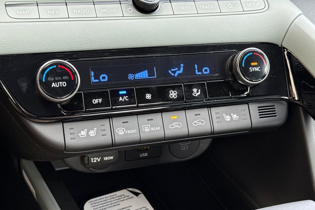 New 2026 Hyundai Elantra Limited image 17