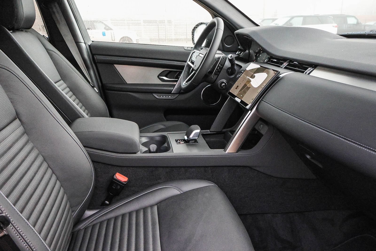 New 2026 Land Rover Discovery Sport Landmark AWD/4WD image 17