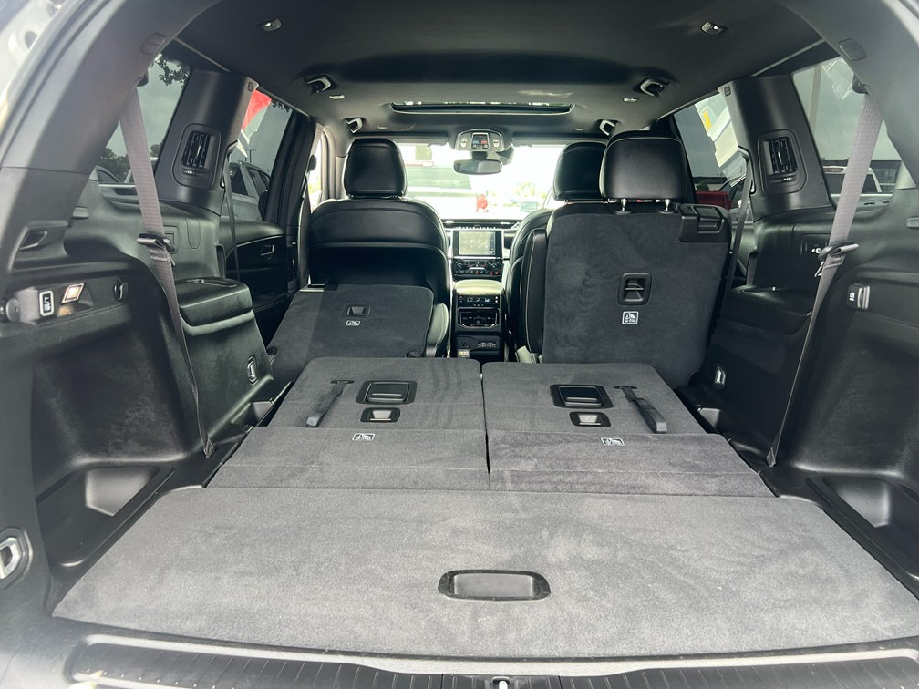 Used 2024 Jeep Grand Cherokee L Altitude RWD image 19