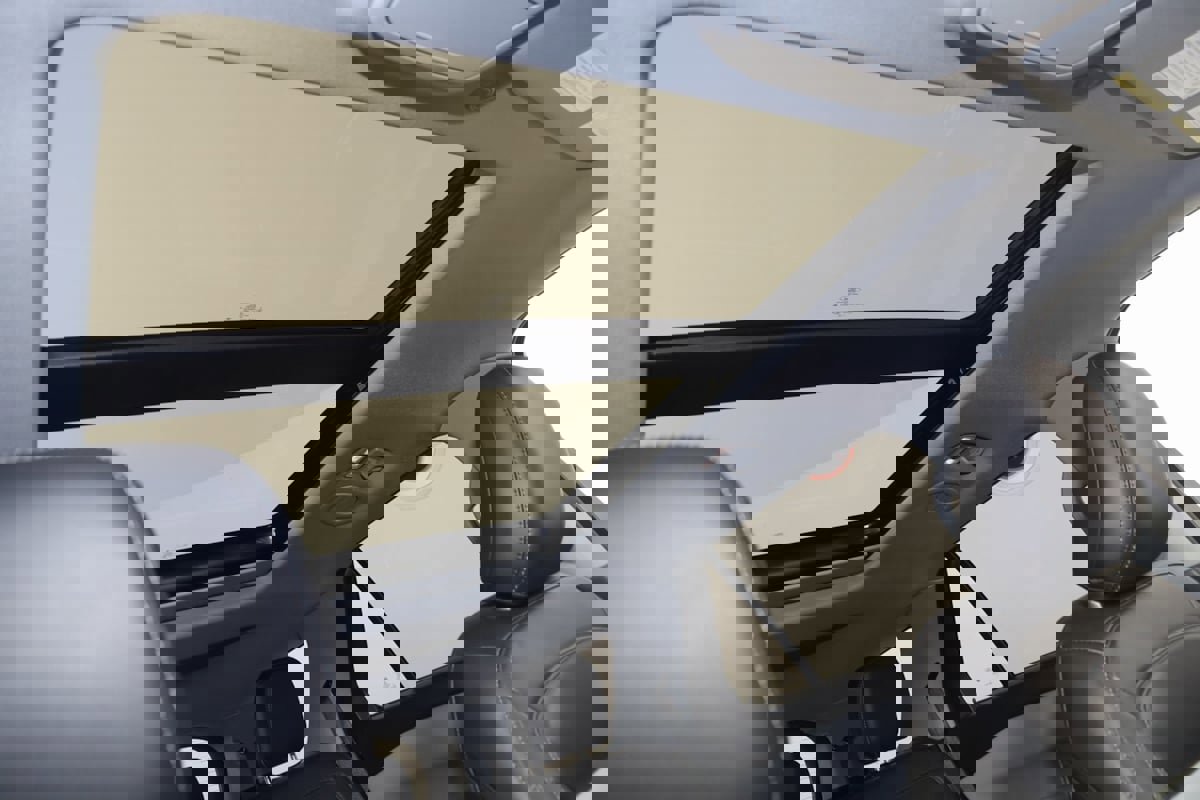 Used 2023 Ford Explorer XLT w/ Equipment Group 202A image 11