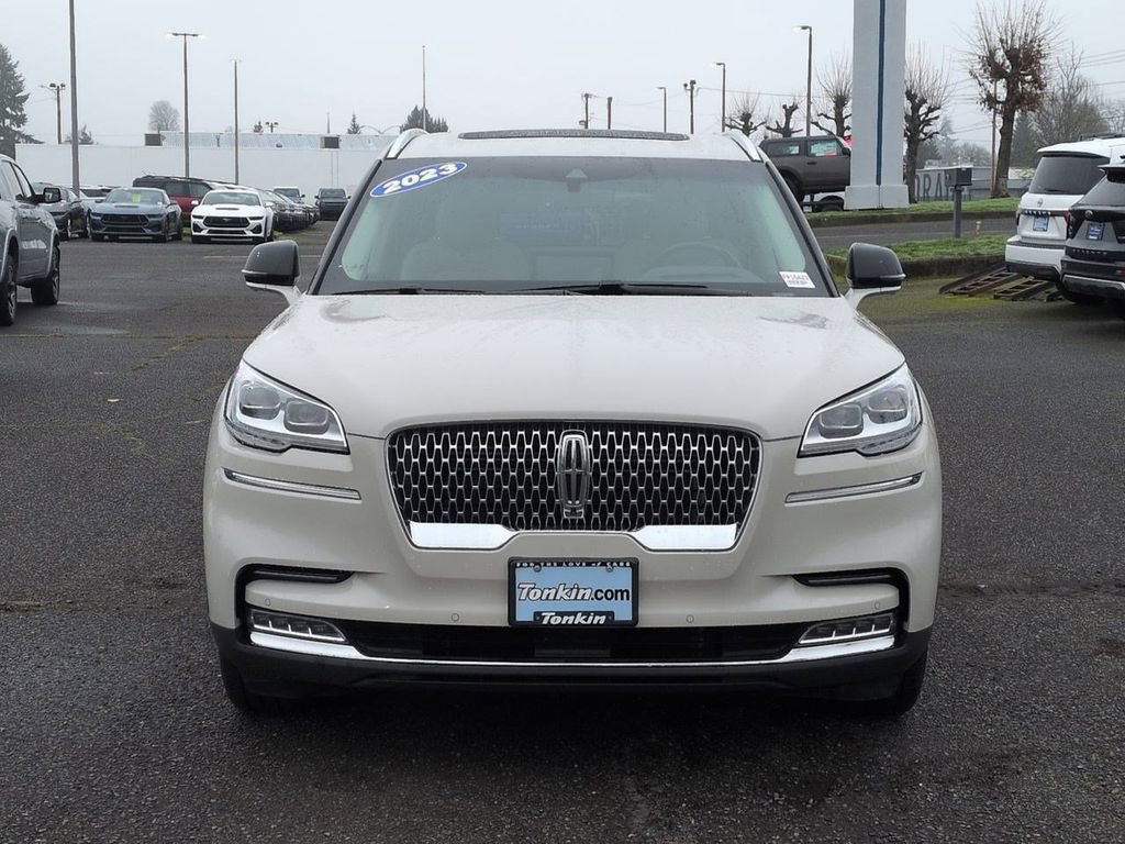 Used 2023 Lincoln Aviator Reserve w/ Equipment Group 201A image 8