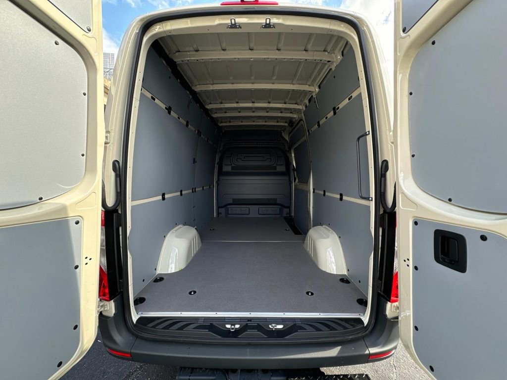 New 2025 Mercedes-Benz Sprinter 2500 image 8
