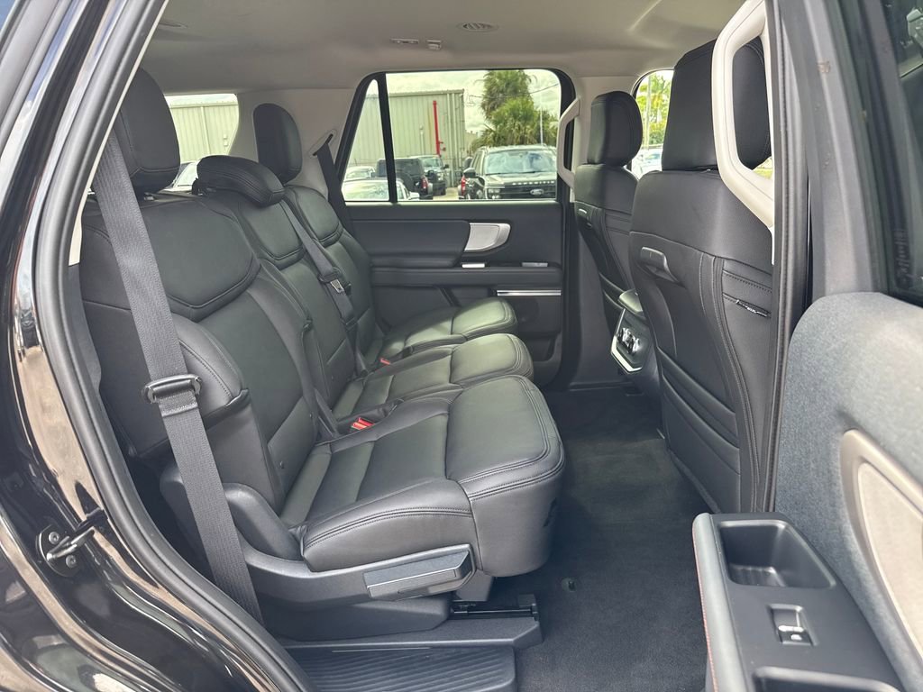 Certified 2025 Ford Expedition Active image 28