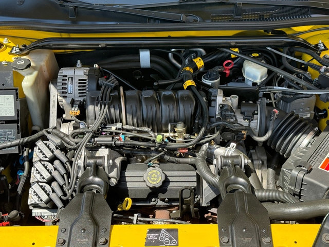 Used 2002 Chevrolet Monte Carlo SS w/ Pace Car Replica Pkg FWD image 21