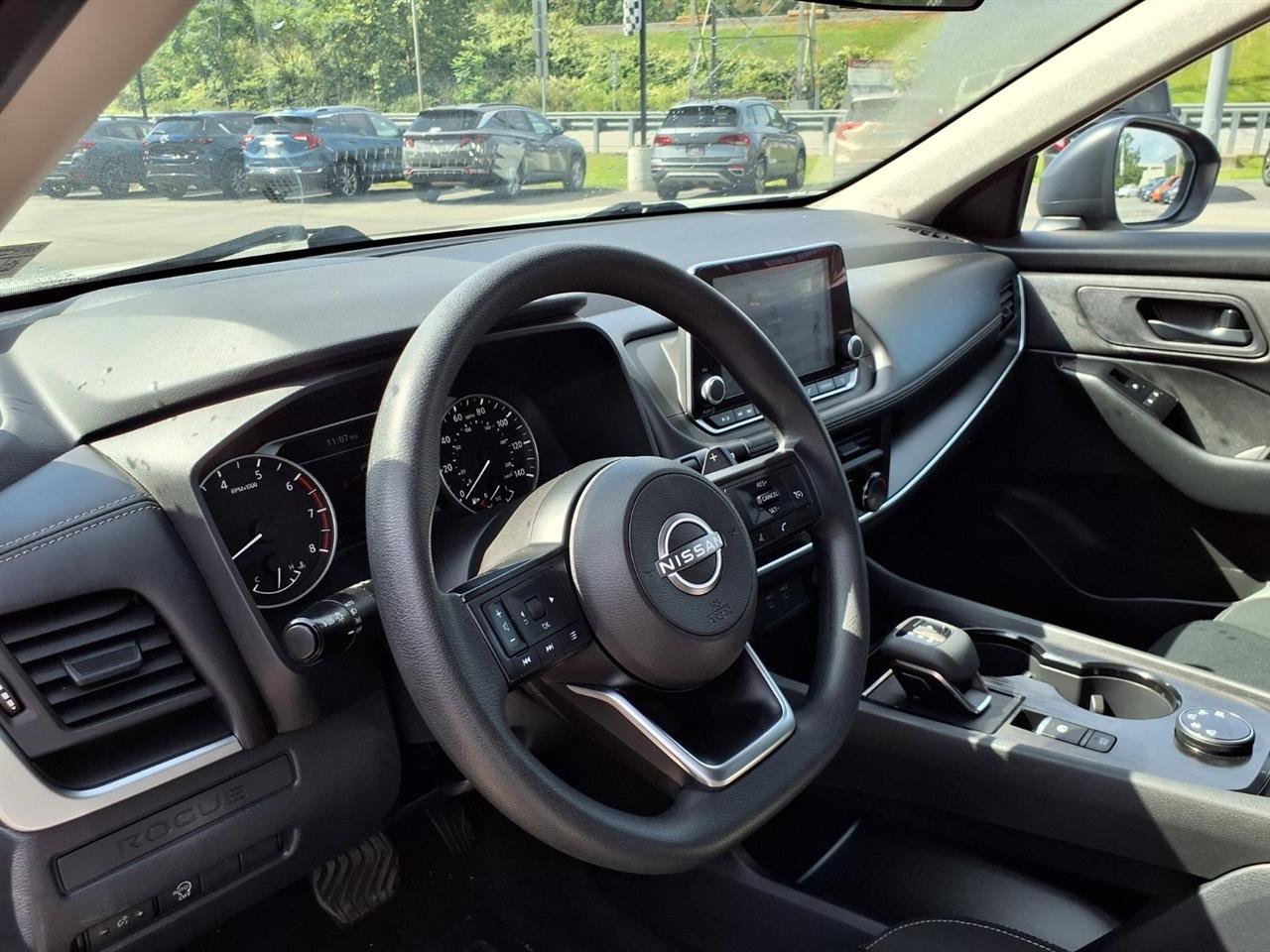Used 2024 Nissan Rogue S AWD/4WD image 6
