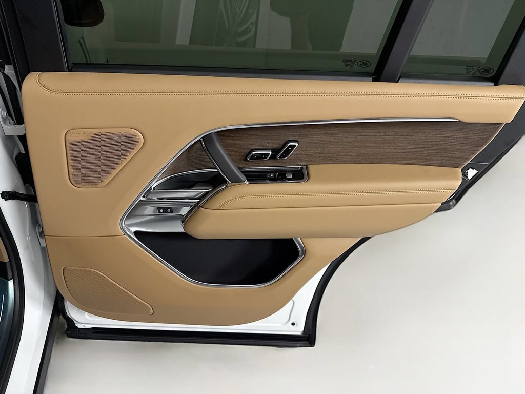 New 2026 Land Rover Range Rover Long Wheelbase SE AWD/4WD image 29