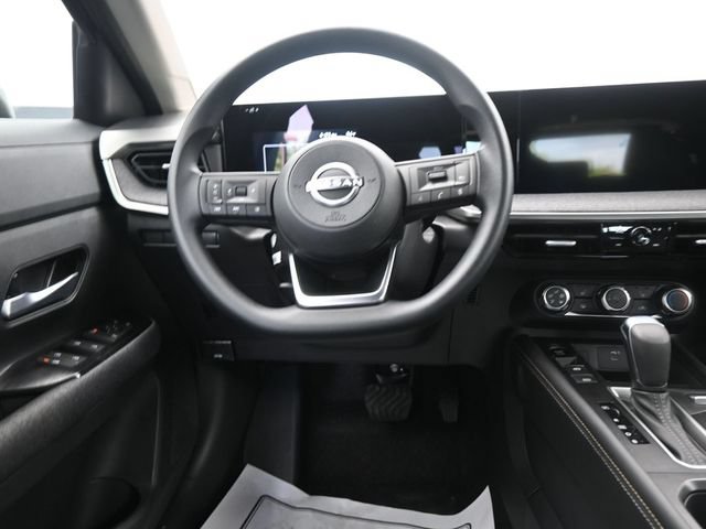 Used 2025 Nissan Kicks SV w/ SV Premium Package AWD/4WD image 23