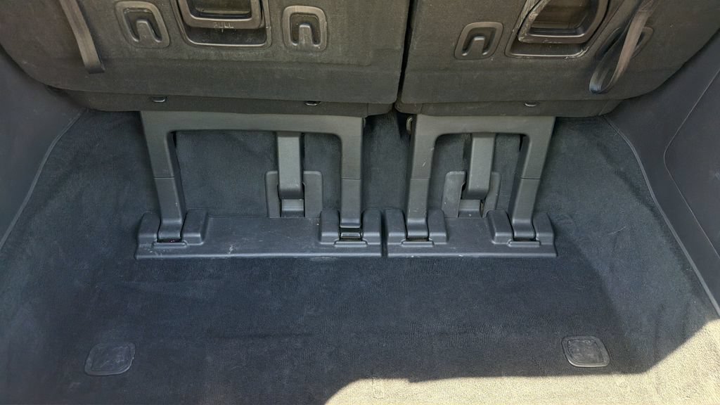 Used 2023 Kia Carnival EX FWD image 20