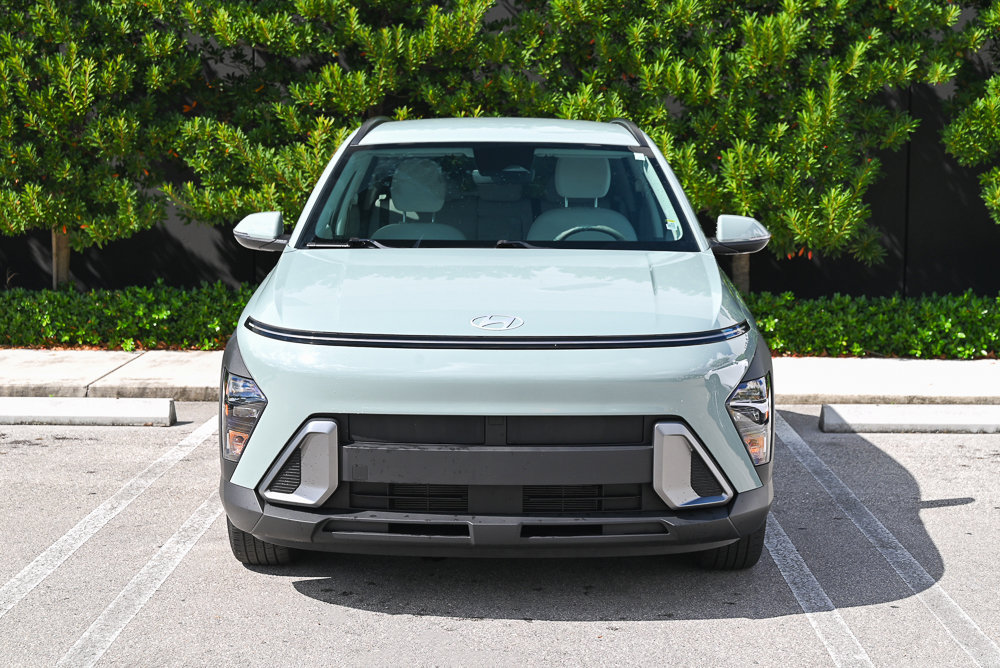 Used 2024 Hyundai Kona SEL FWD image 2