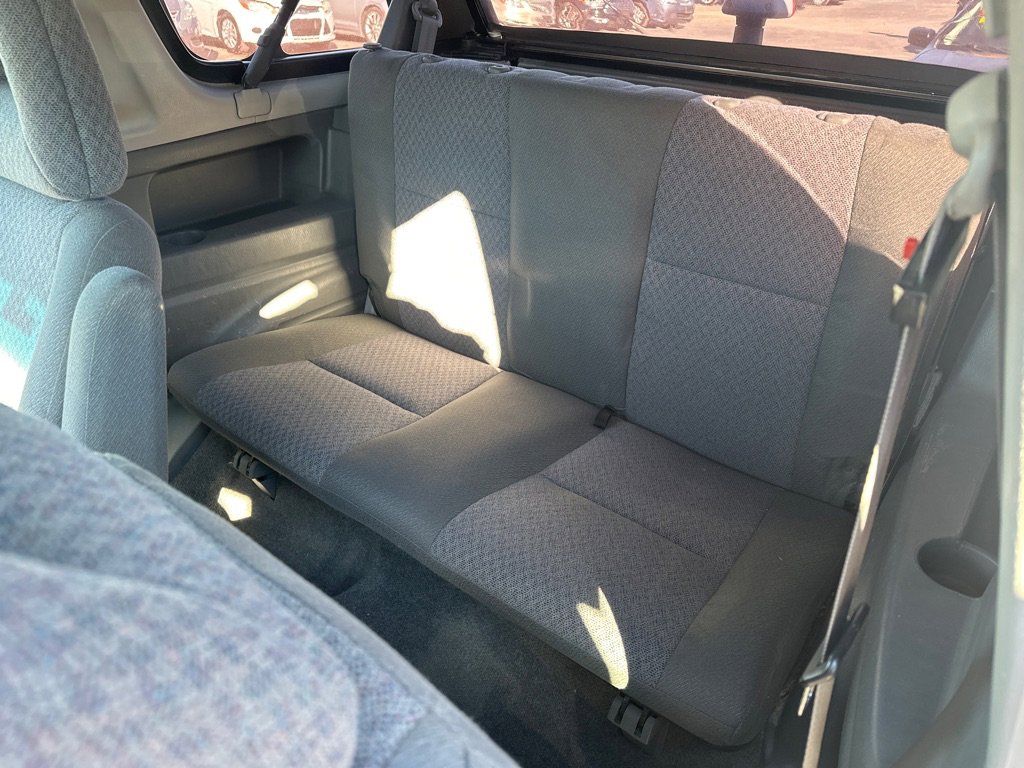 Used 2002 Chevrolet Tracker 2WD w/ Preferred Equipment Group image 12