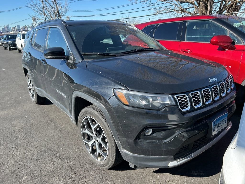 Used 2025 Jeep Compass Limited image 2
