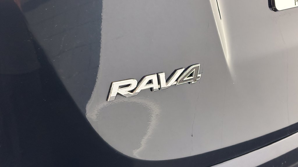 Used 2018 Toyota RAV4 Limited w/ Advanced Technology Package AWD/4WD image 5