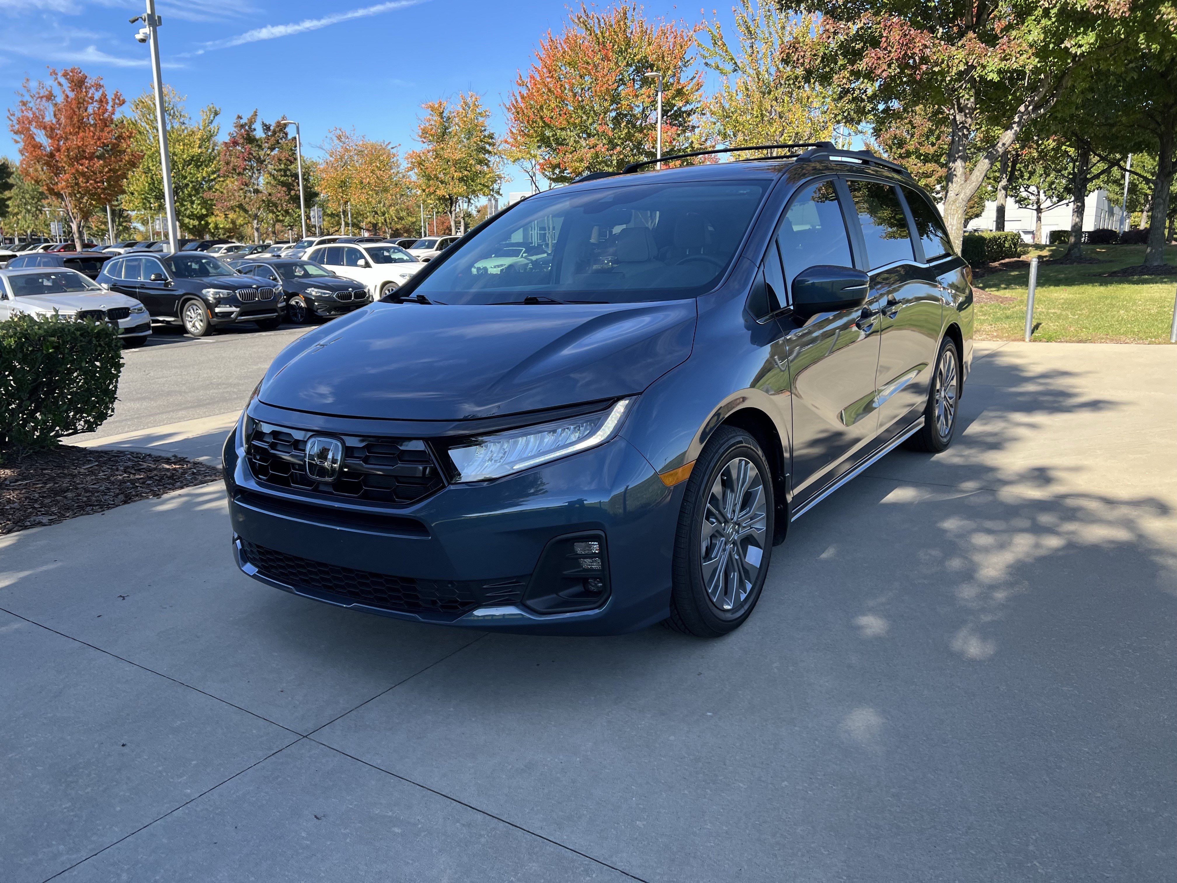 Used 2025 Honda Odyssey Touring image 5