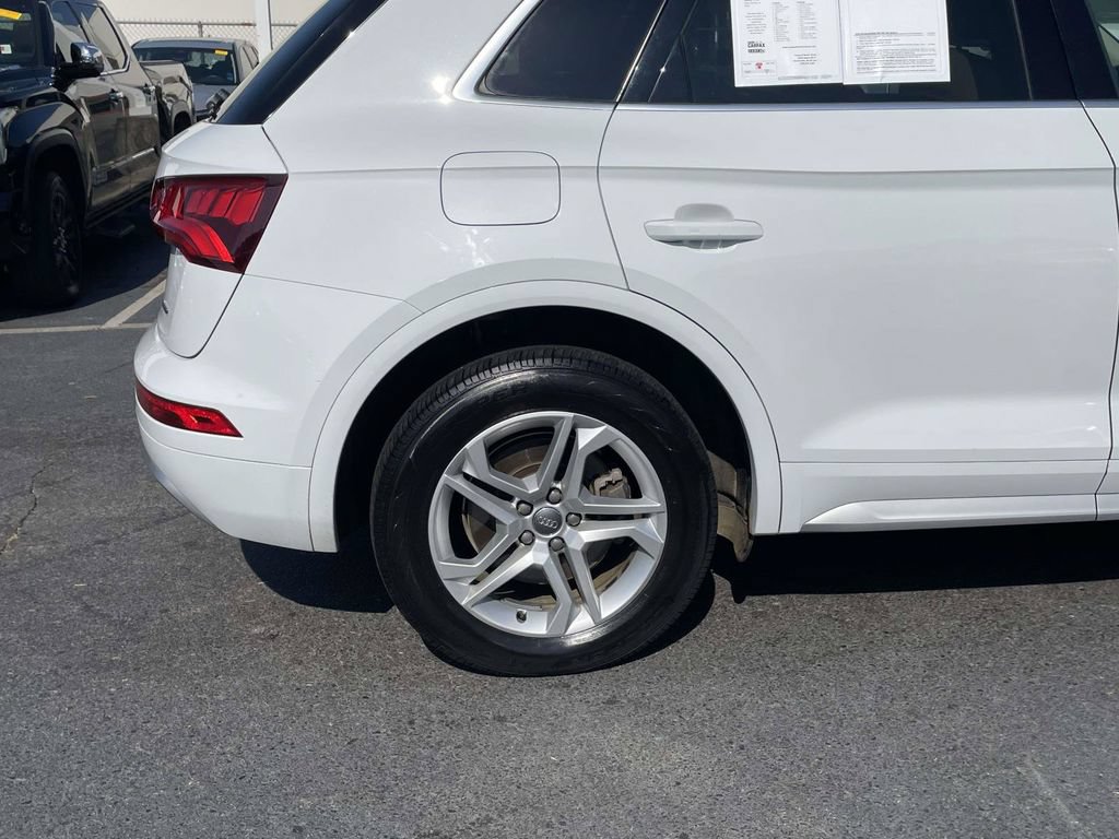 Used 2019 Audi Q5 2.0T Premium w/ Convenience Package AWD/4WD image 9