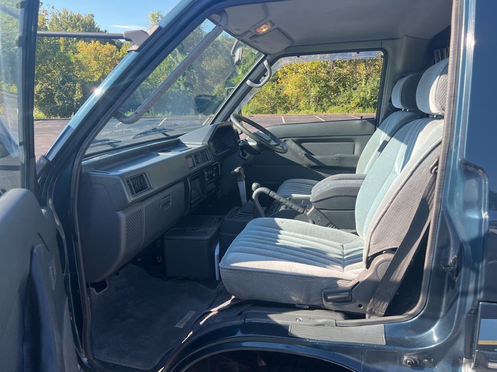 Used 1991 Mitsubishi Other Mitsubishi Models Delica image 14