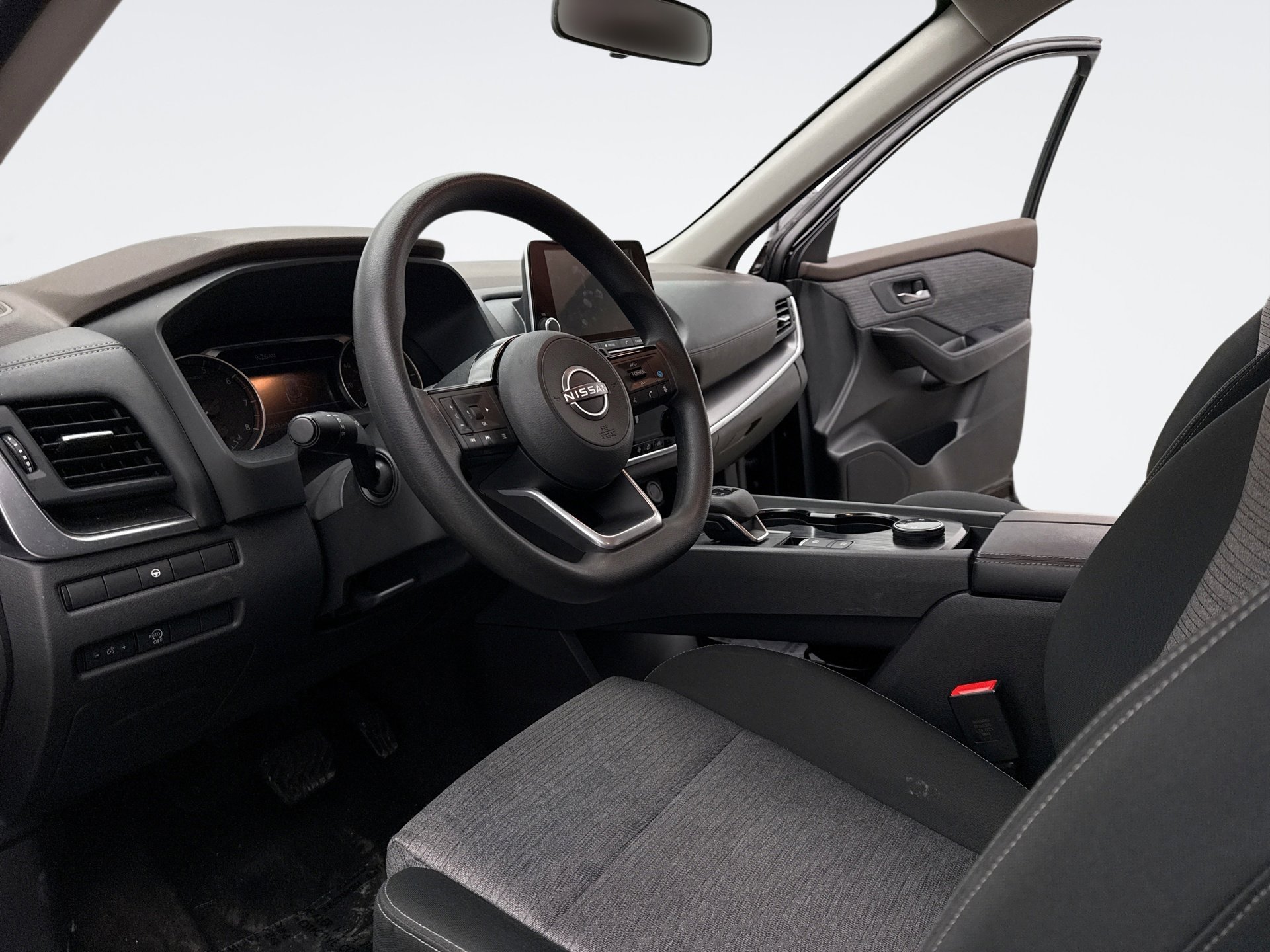 Used 2023 Nissan Rogue SV image 10