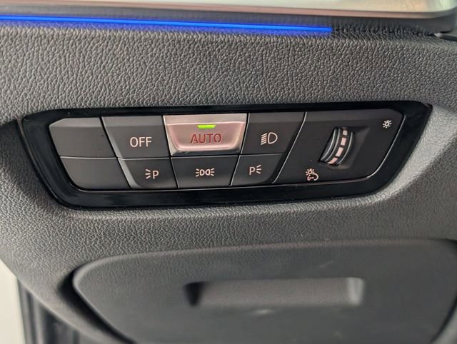 Used 2019 BMW 330i Sedan w/ Convenience Package RWD image 16