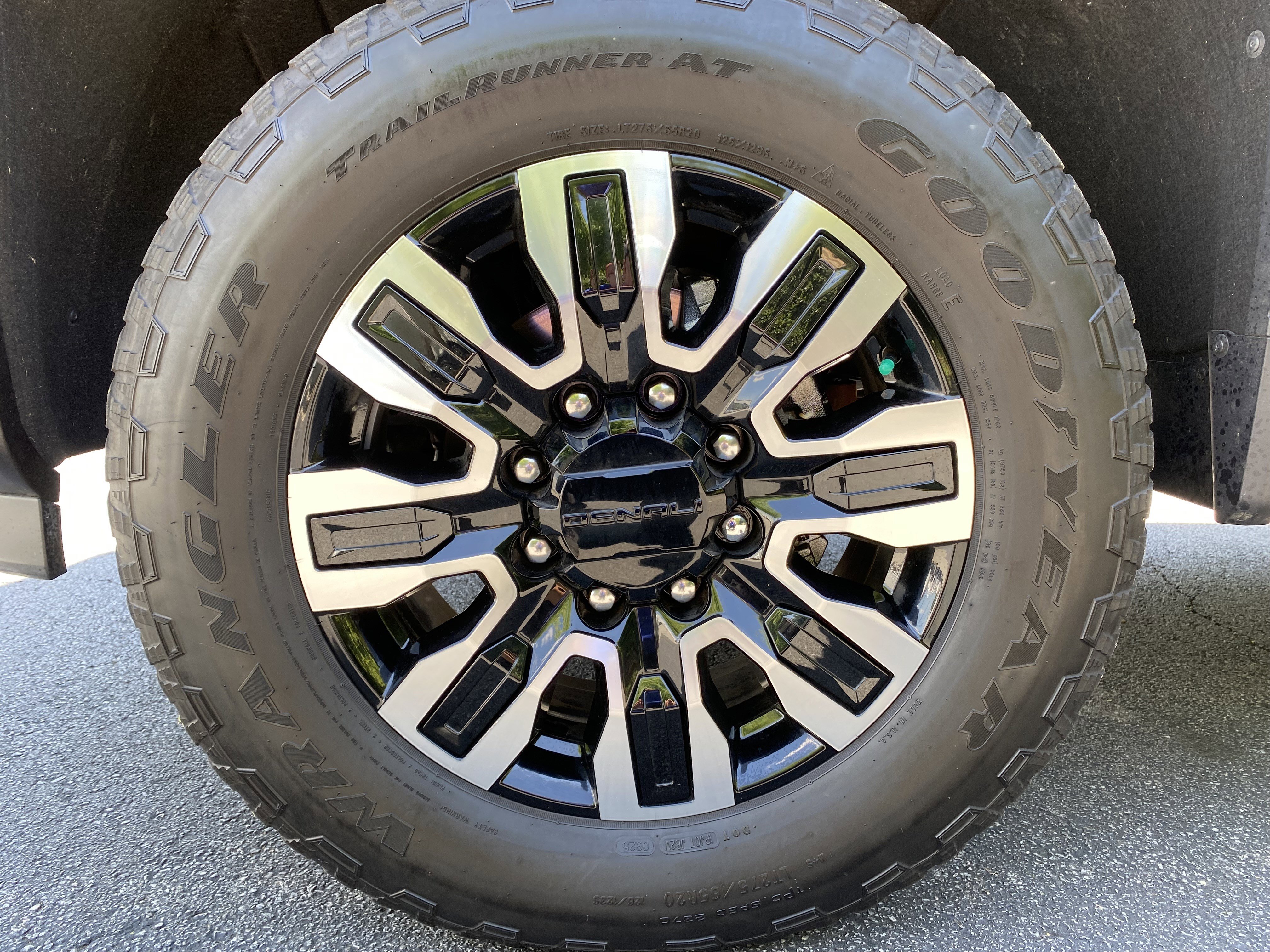 Used 2025 GMC Sierra 2500 Denali Ultimate image 14