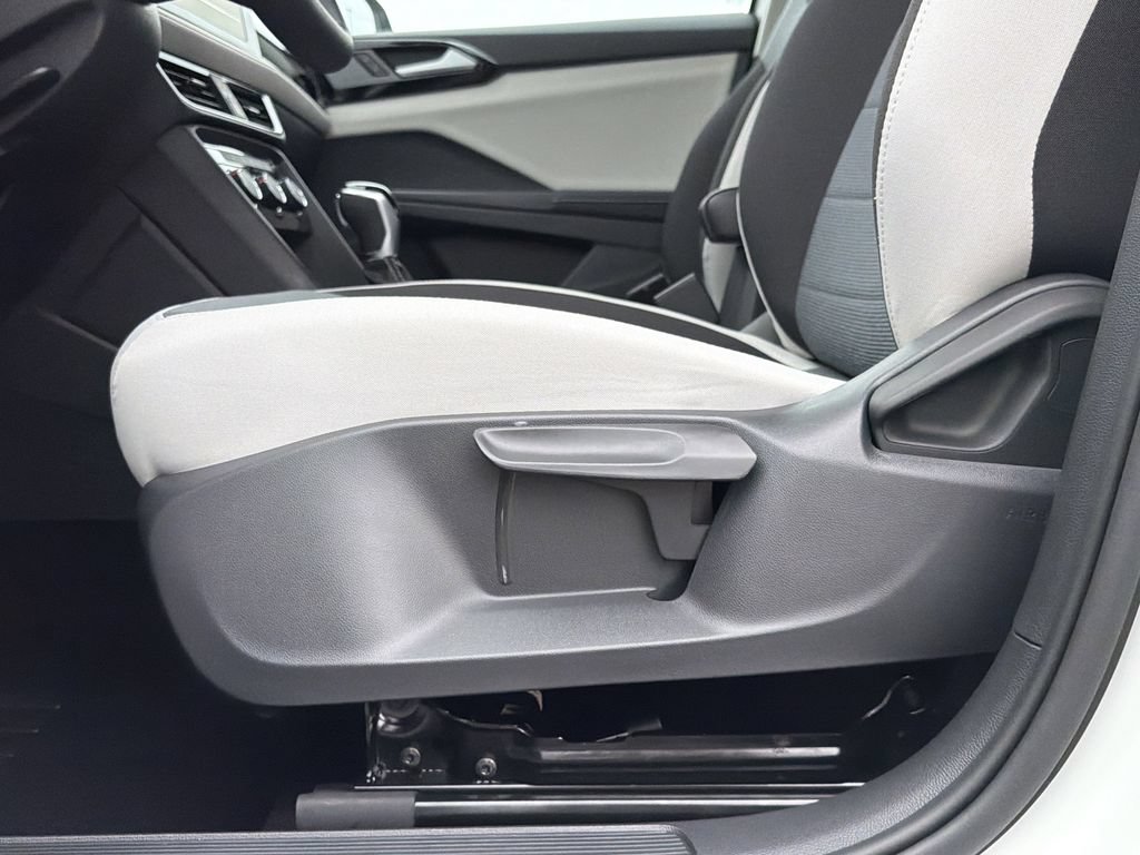 New 2026 Volkswagen Taos S FWD image 21