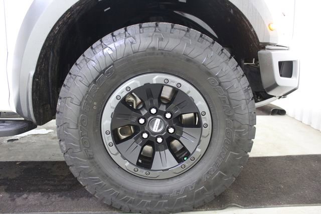 Used 2018 Ford F150 Raptor w/ Equipment Group 802A Luxury AWD/4WD image 24