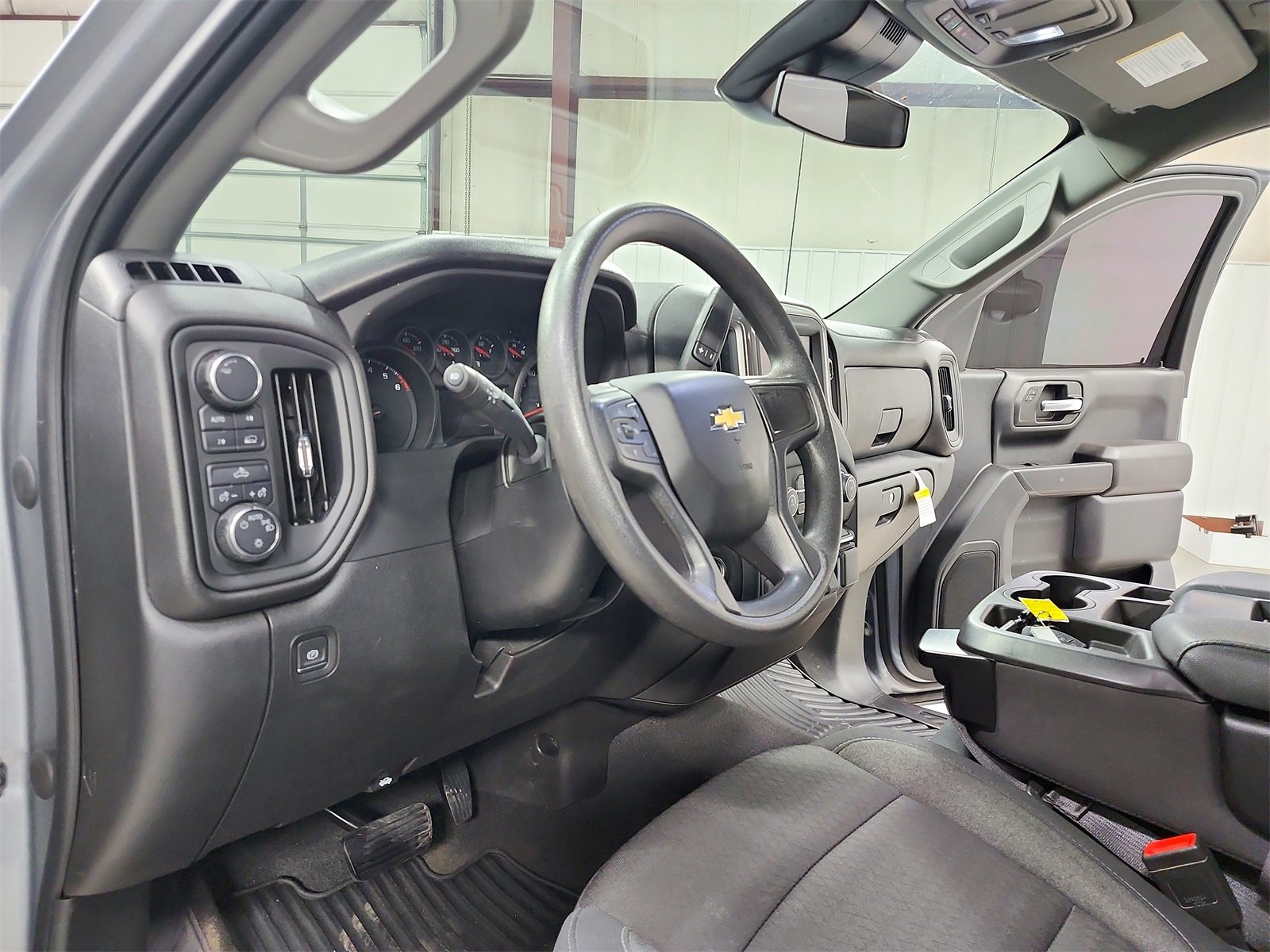 Used 2024 Chevrolet Silverado 1500 Custom image 18