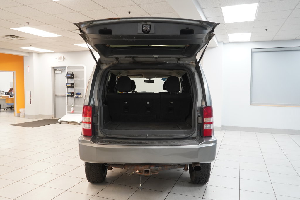 Used 2012 Jeep Liberty Sport AWD/4WD image 10