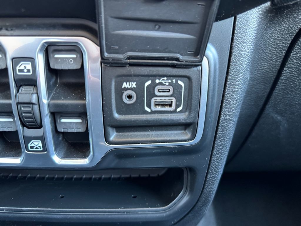 Used 2018 Jeep Wrangler Unlimited Sport S image 27