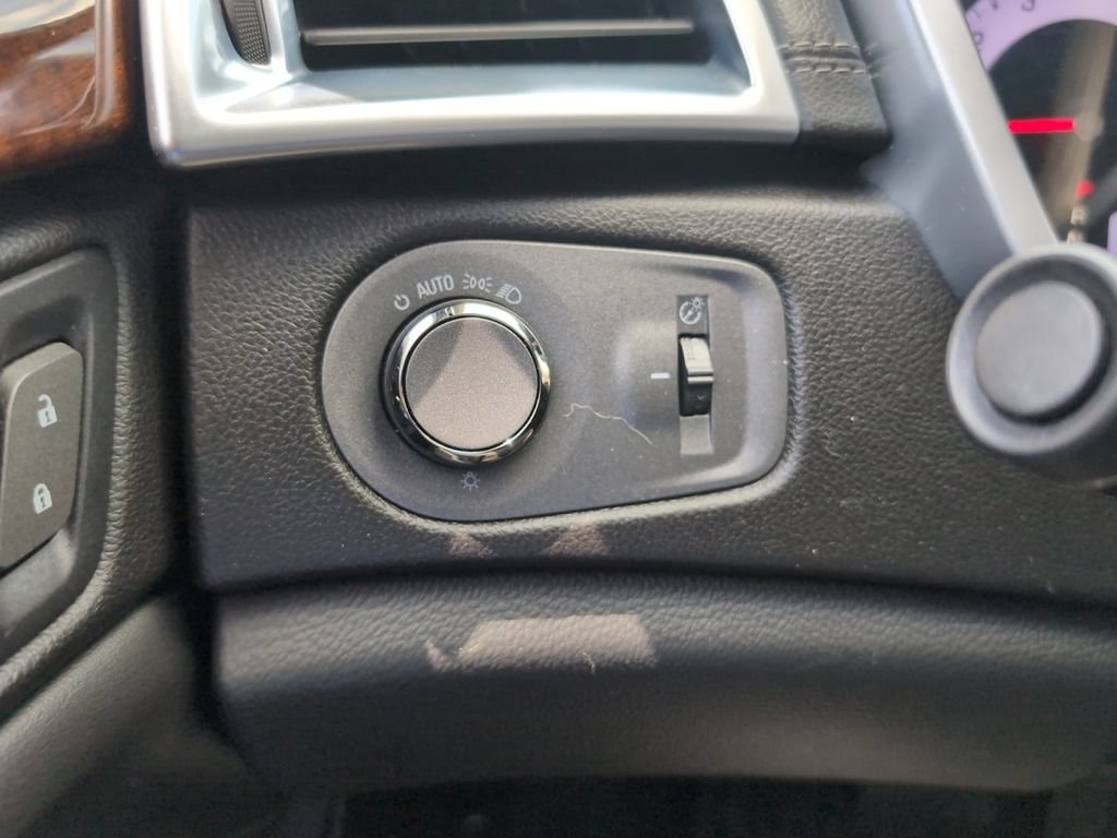 Used 2012 Cadillac SRX Luxury FWD image 17