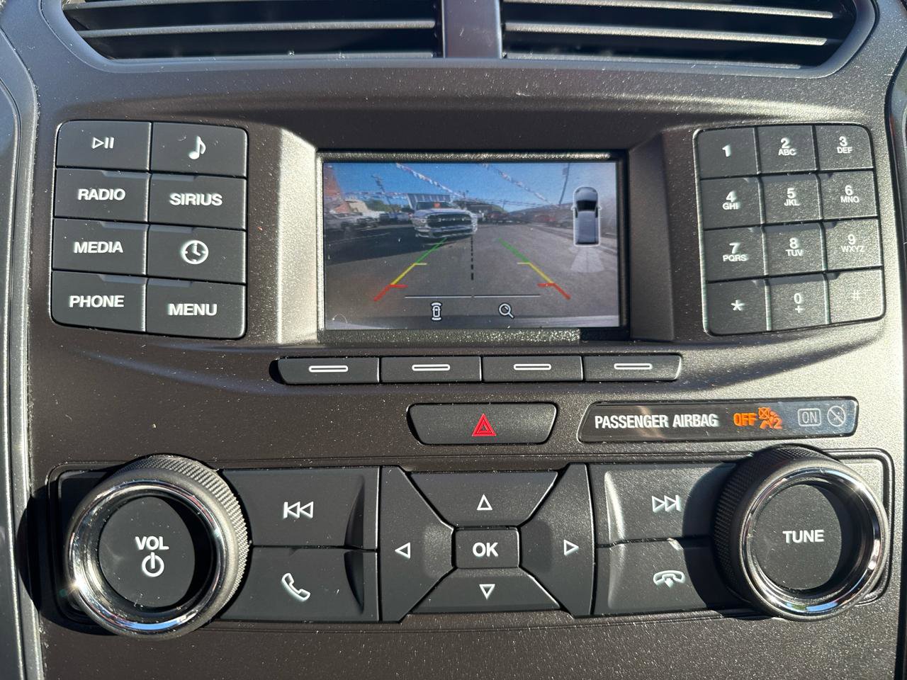 Used 2018 Ford Explorer XLT FWD image 19