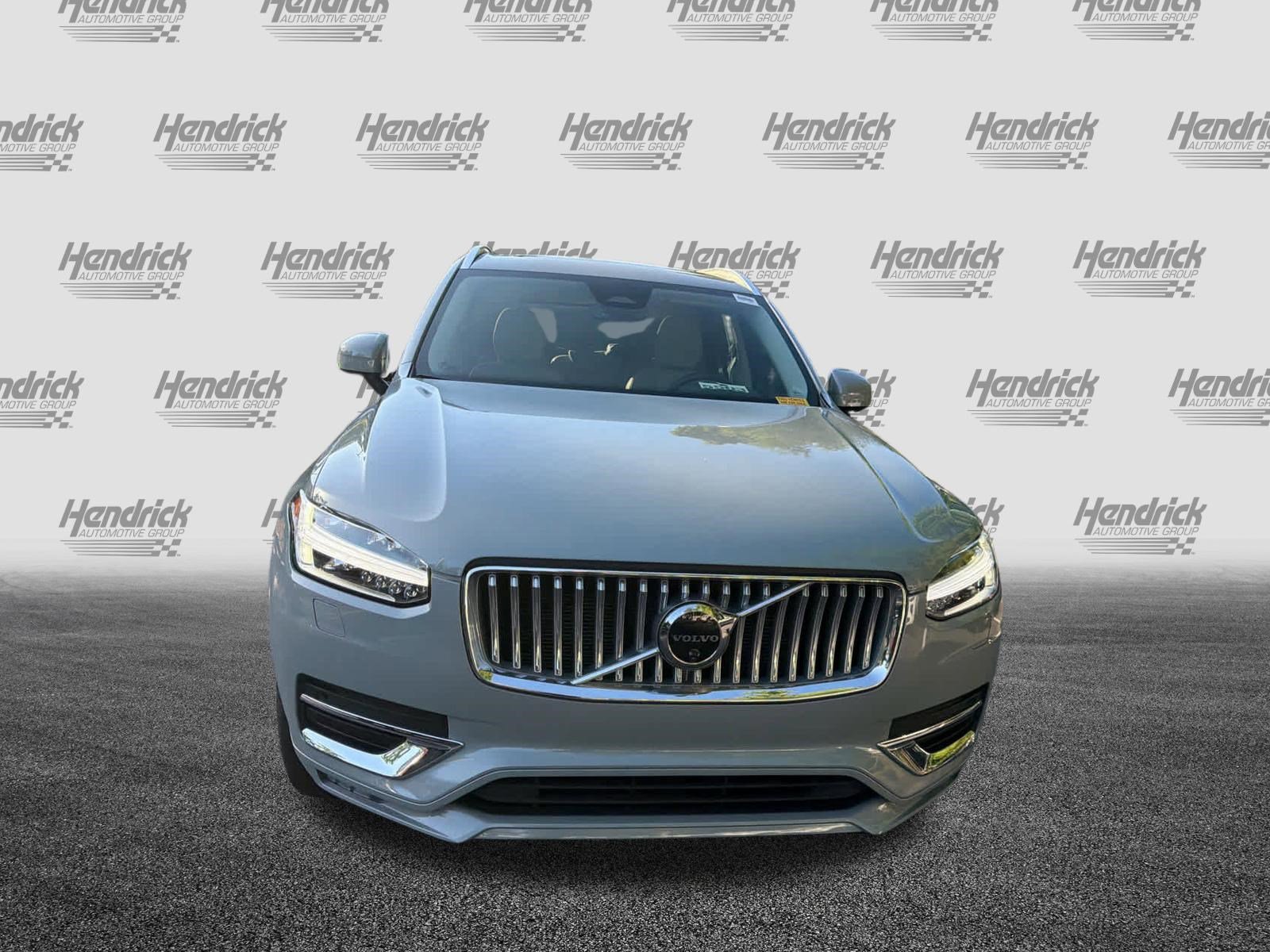 Used 2025 Volvo XC90 B5 Plus w/ Protection Package Premier AWD/4WD image 2