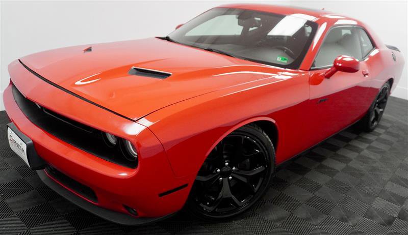 Used 2015 Dodge Challenger SXT Plus w/ Premium Sound Group image 2
