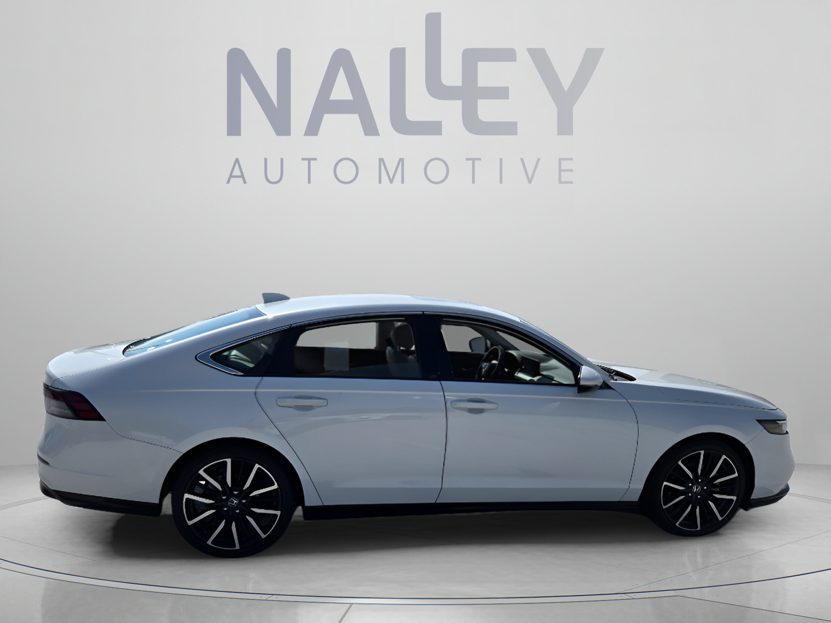 Used 2023 Honda Accord Touring image 5