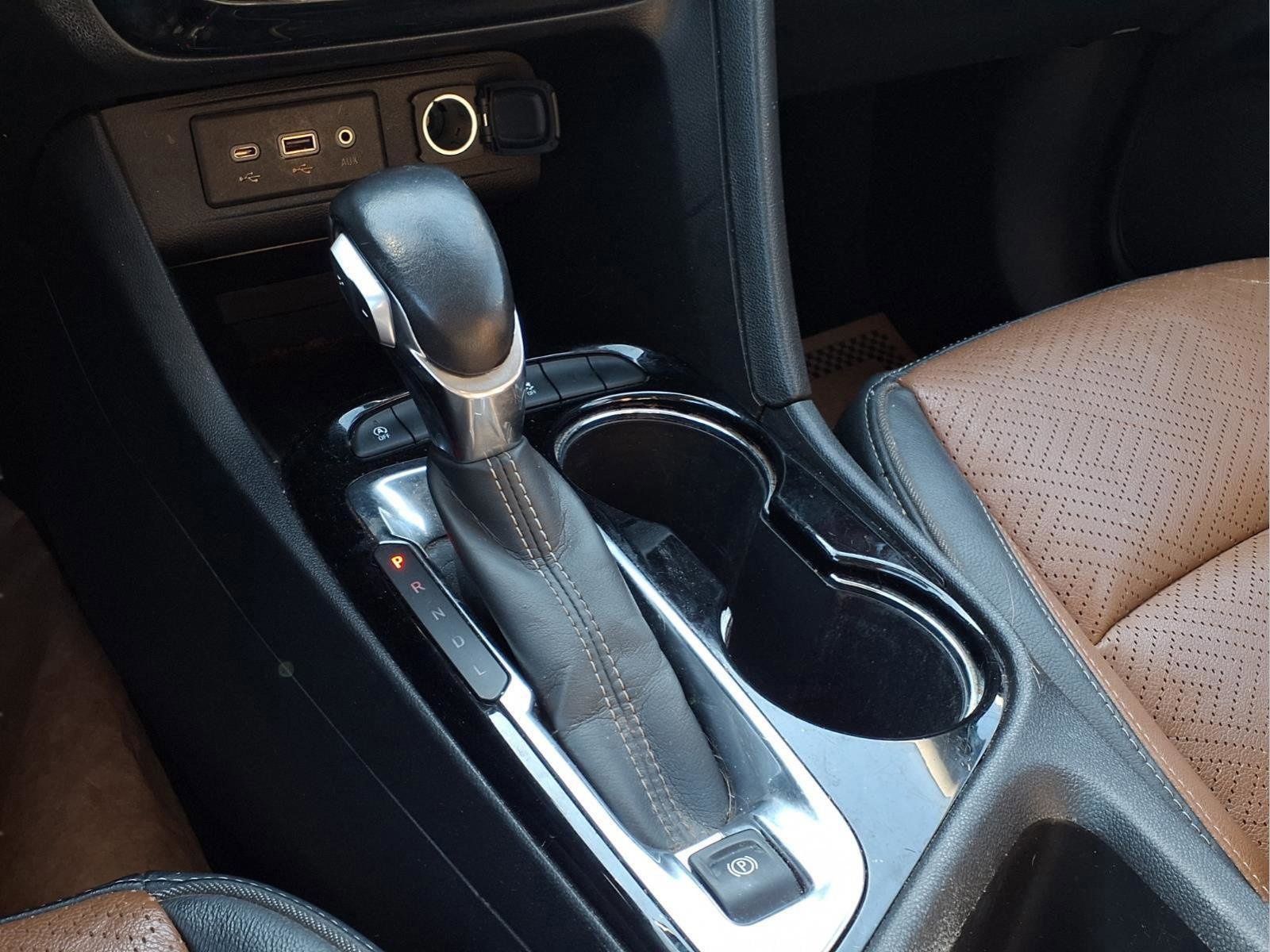 Used 2021 Buick Encore GX Essence w/ Experience Buick Package image 10