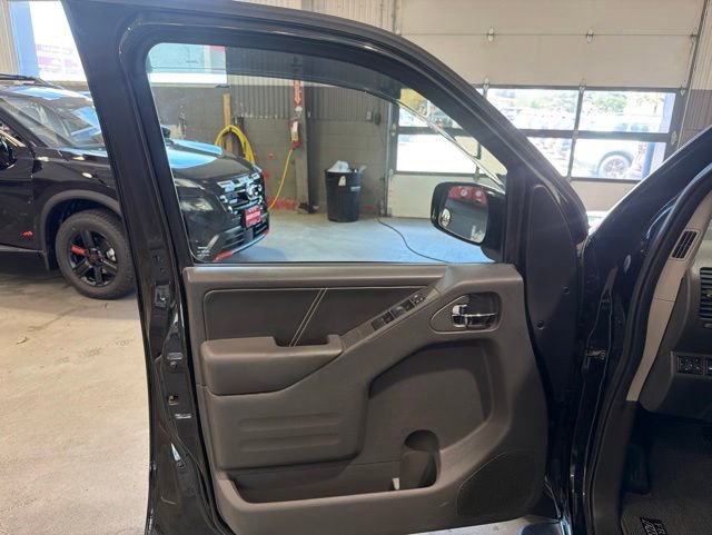 Used 2016 Nissan Frontier PRO-4X w/ Pro-4x Luxury Package AWD/4WD image 14