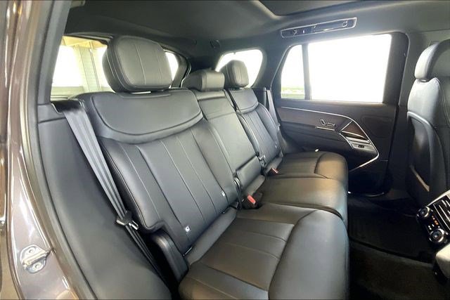 New 2025 Land Rover Range Rover SE AWD/4WD image 11
