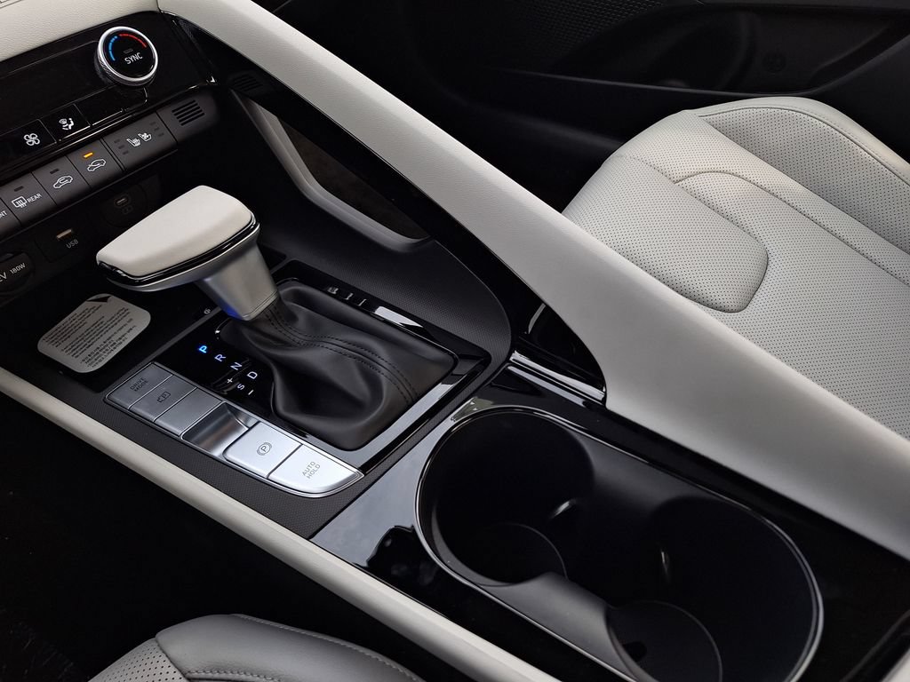 New 2026 Hyundai Elantra Limited FWD image 24